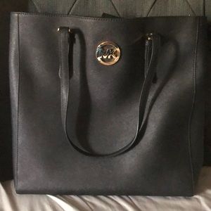 FREE SUNGLASSES w/ purchase of MK Large tote bag